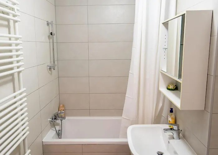 Apartment 21 *
